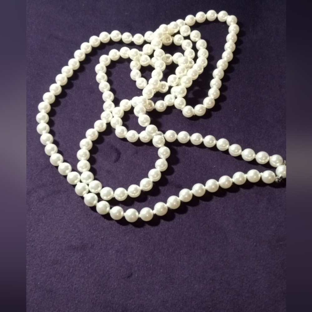 Elegant White Pearl Like Necklace